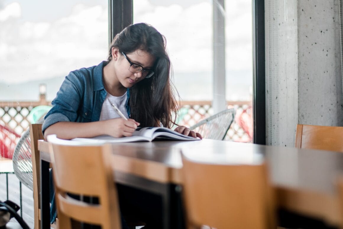 image showing priya studying with discipline