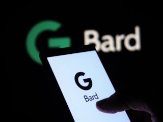 गूगल बार्ड को क्रियाशील दिखाने वाली छवि