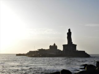 स्वामी विवेकानंद स्मारक, अपने जीवन को प्रज्वलित करने के लिए उद्धरणों का सर्वश्रेष्ठ संग्रह पढ़ें